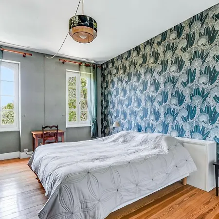 Maison De Famille Lafonseque Renneville