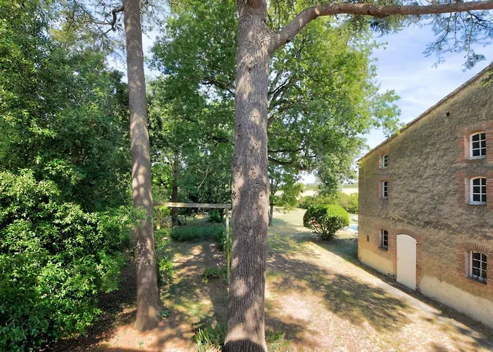 Maison De Famille Lafonseque * Renneville